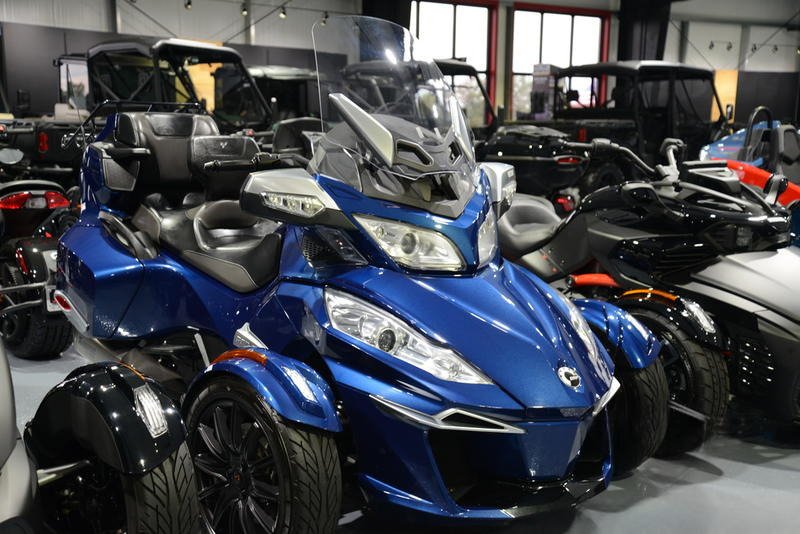 2016 can am spyder rt 6 speed semi automatic (se6) 2016 can am spyder rt 6 speed semi automatic (se6)