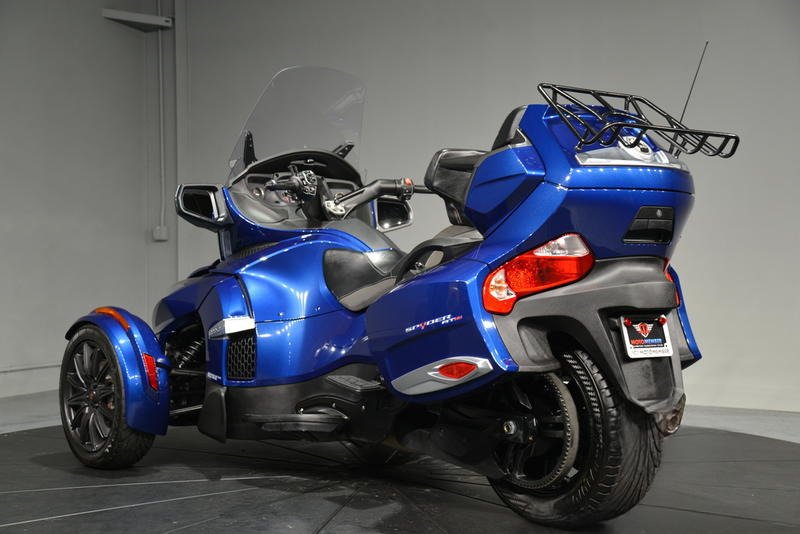 2016 can am spyder rt 6 speed semi automatic (se6) 2016 can am spyder rt 6 speed semi automatic (se6)